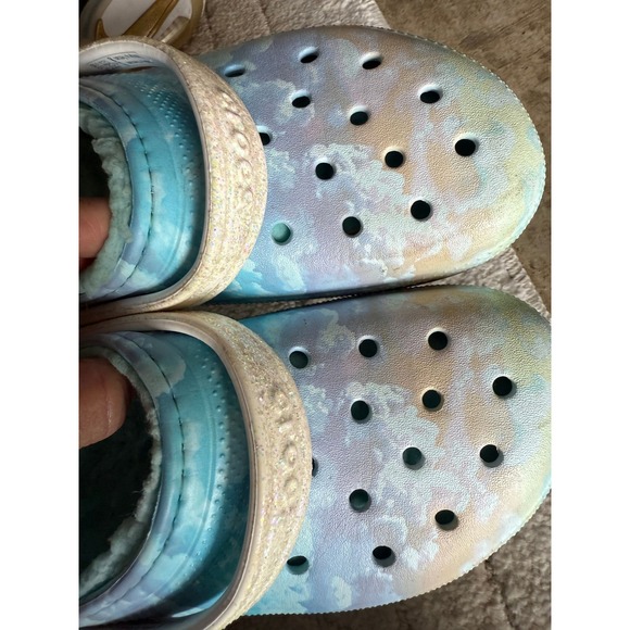 Crocs Classic Lined Clog J5 Kids Youth Clouds Print Fuzzy Slippers Shoes - Picture 1 of 4